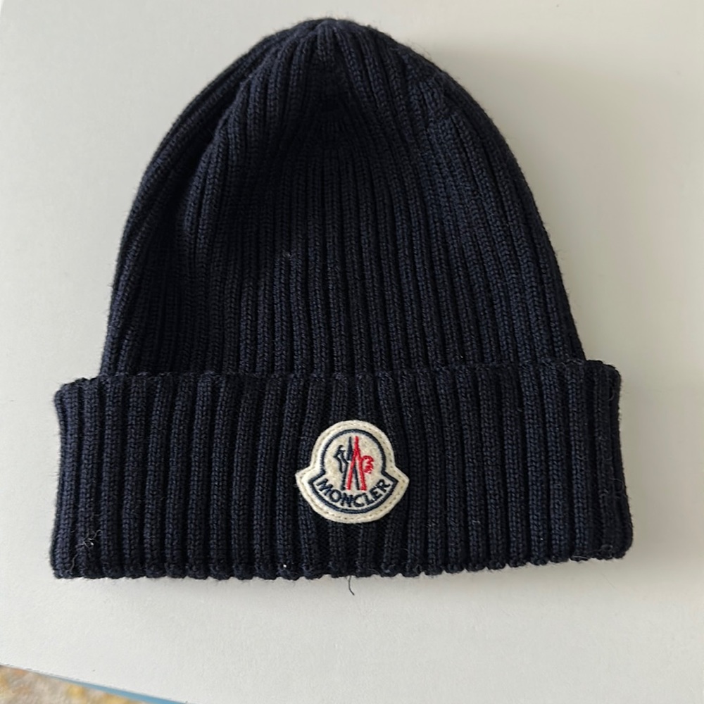 Barely worn Moncler Berretto beanie
